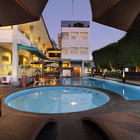 Cakra Kusuma Hotel Kejayan Exterior photo