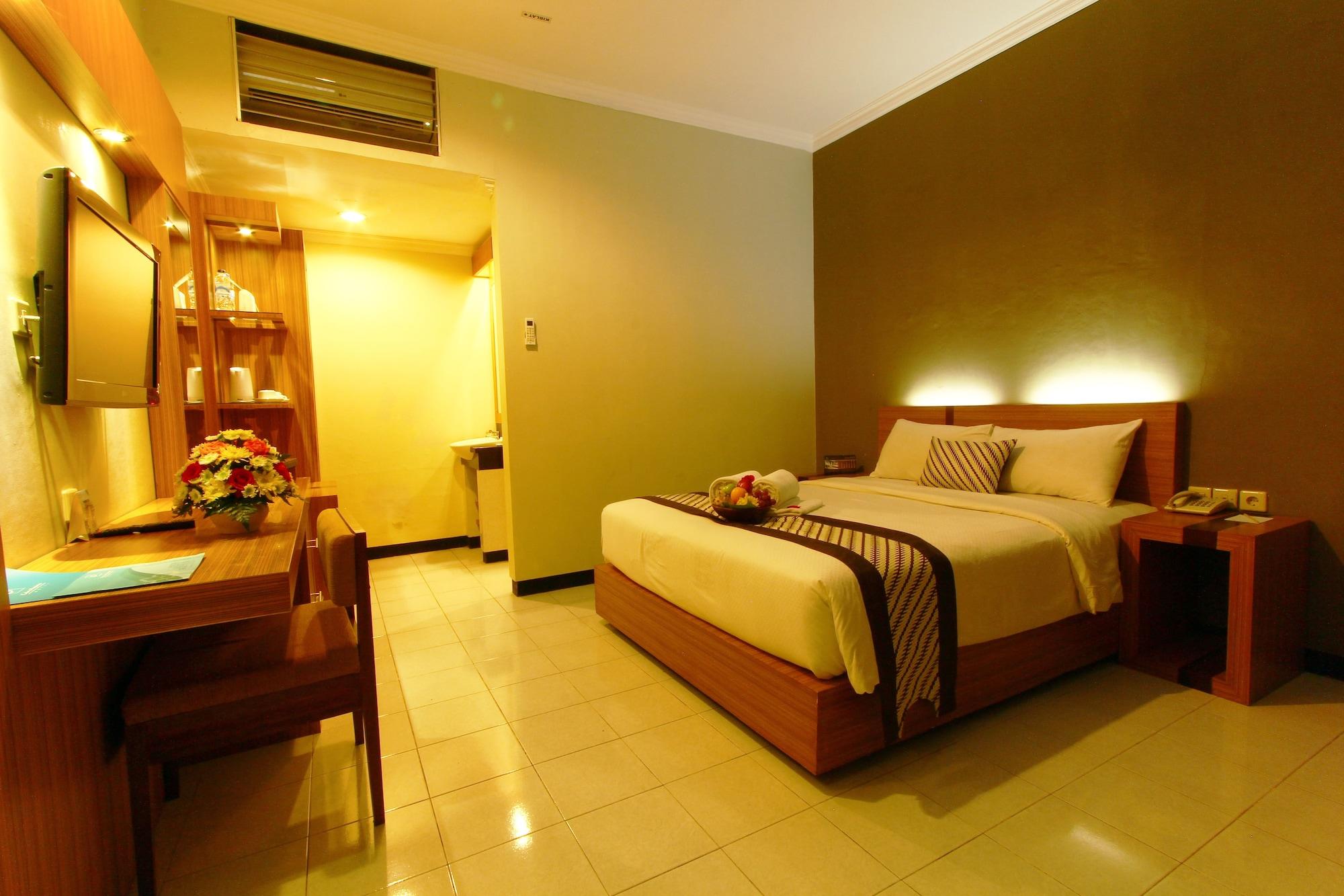Cakra Kusuma Hotel Kejayan Exterior photo