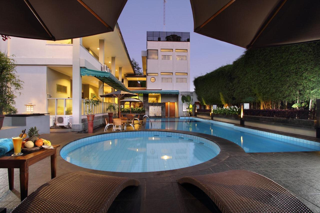 Cakra Kusuma Hotel Kejayan Exterior photo