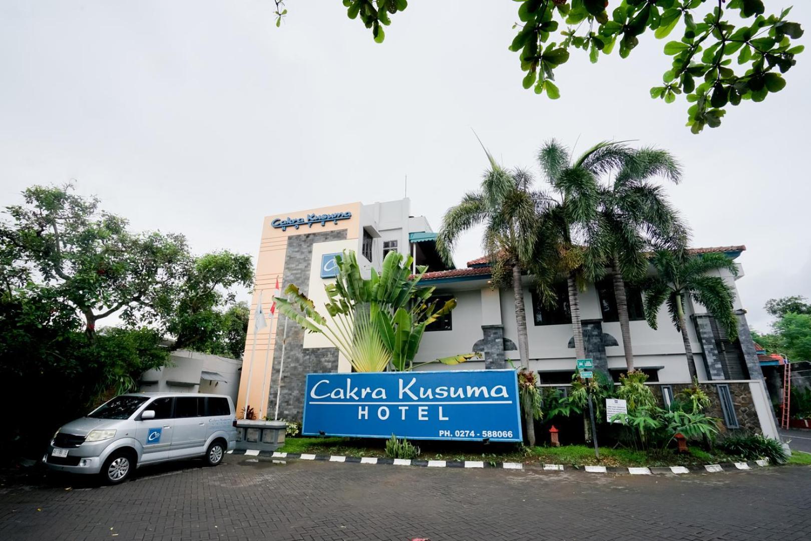 Cakra Kusuma Hotel Kejayan Exterior photo